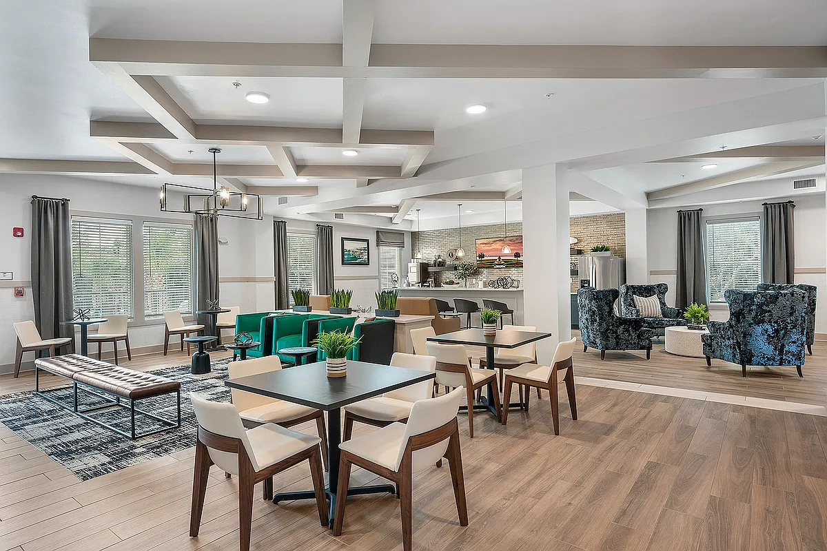Building Photo - Grande Oaks Parc