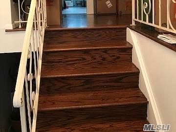 5th image of 770 Marilyn Ln