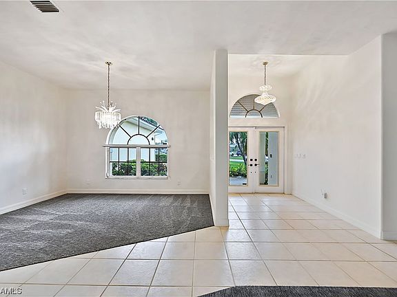 5th image of 2416 SW 39th Ter