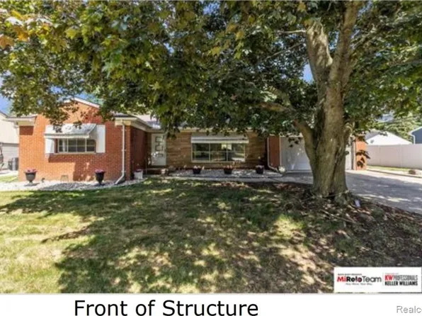 14000 Warner Ct, Livonia, MI 48154