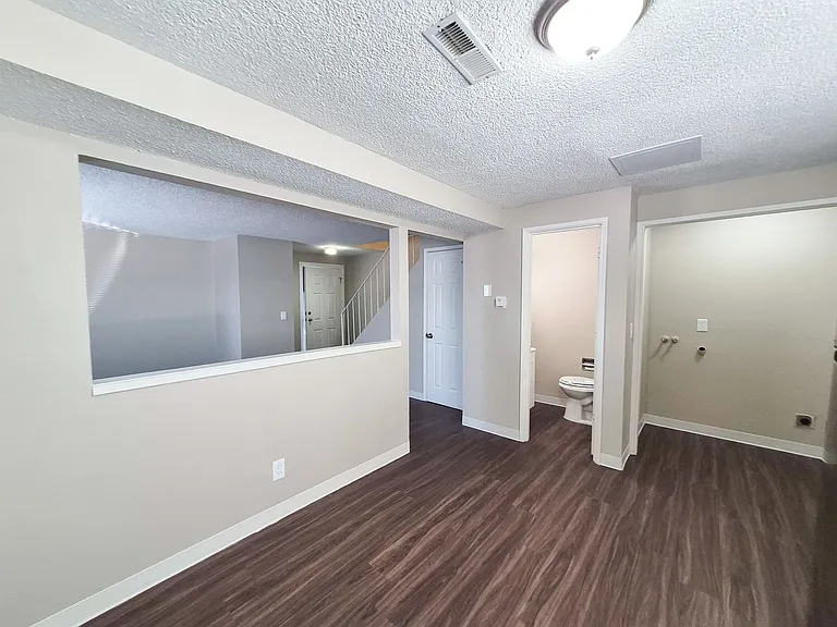1543-1611 Salishan St SE — Photo 7