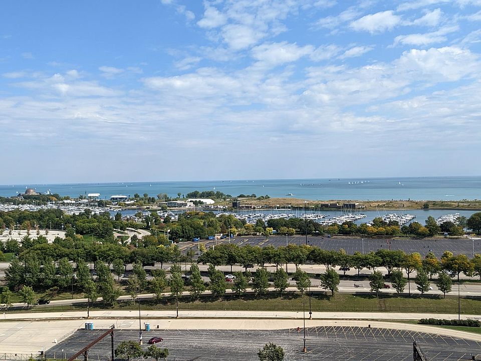 1st image of 1901 S Calumet Ave #1502