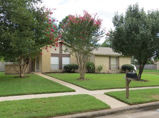 6827 Falling Waters Dr, Spring, TX 77379