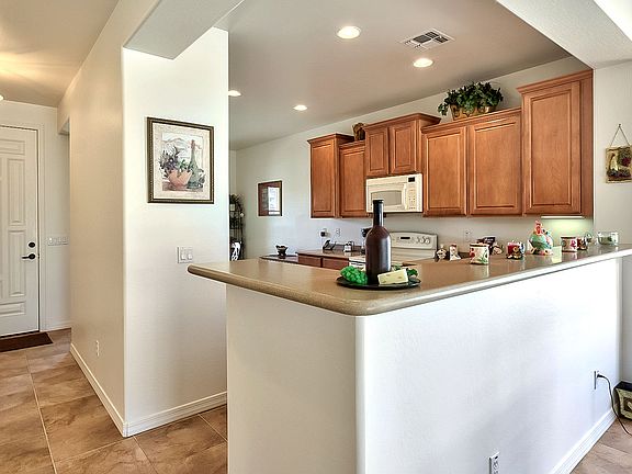 4th image of 712 W Sundance Cir
