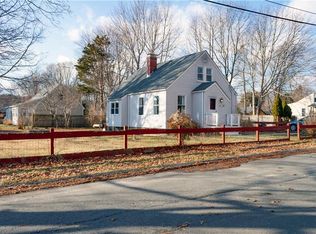 17 Courtland Dr, Narragansett, RI 02882