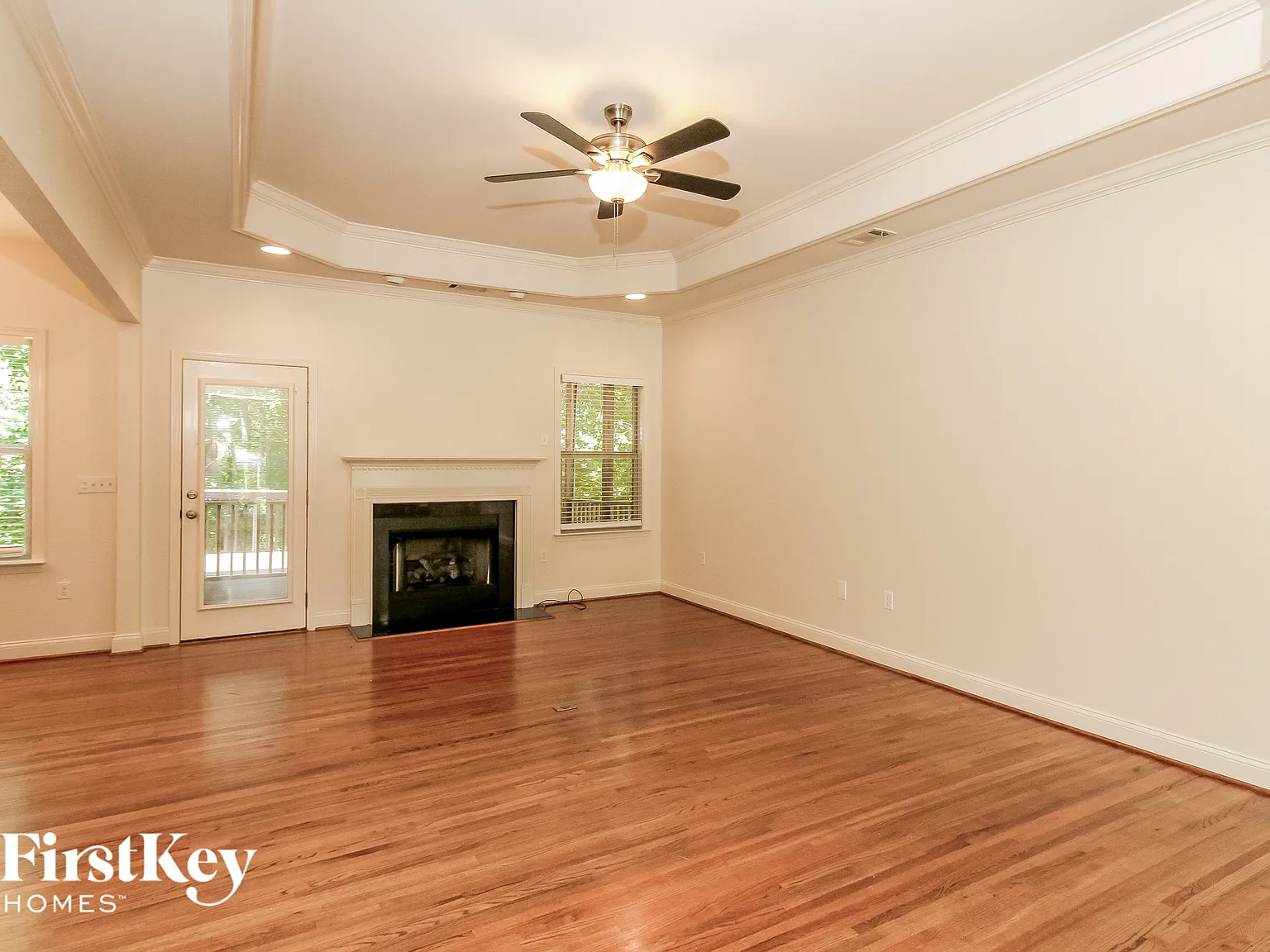 3 bed, 2.5 bath, 2340 sqft, $5,615 — Photo 2