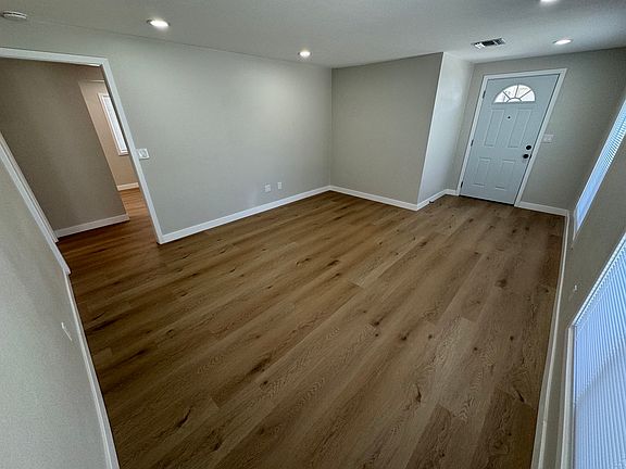 3rd image of 8932 Grand Ave