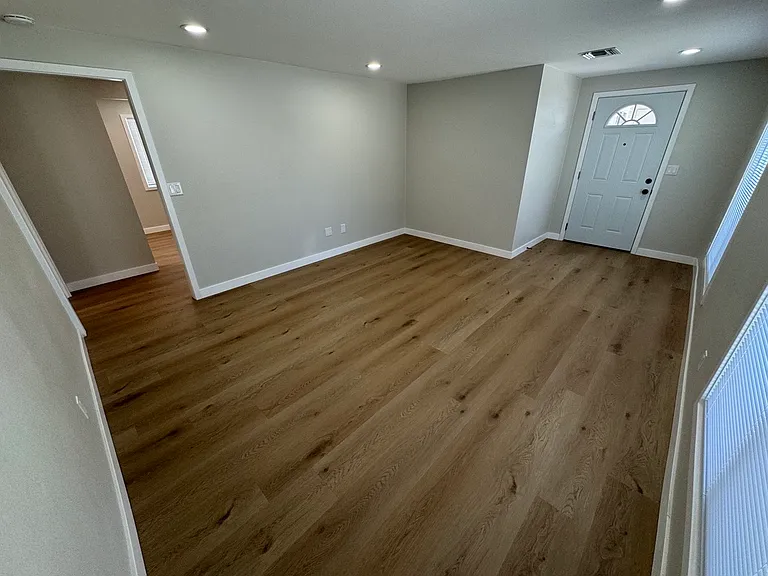 8932 Grand Ave — Photo 3