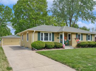 3211 Bel Aire Rd, Des Moines, IA 50310