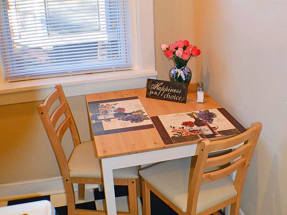 SPACE FOR BREAKFAST/DINNING TABLE