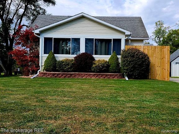 2nd image of 6367 E Pierson Rd