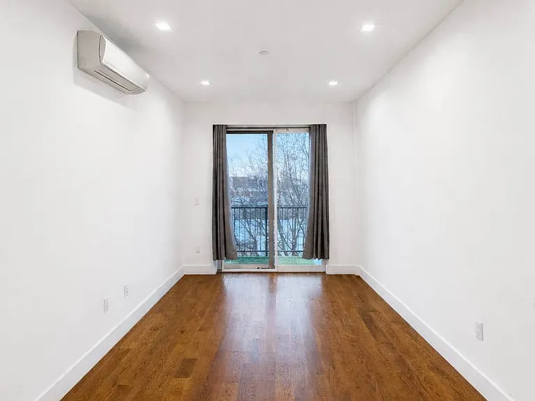 2561 Bedford Ave #4B — Photo 3
