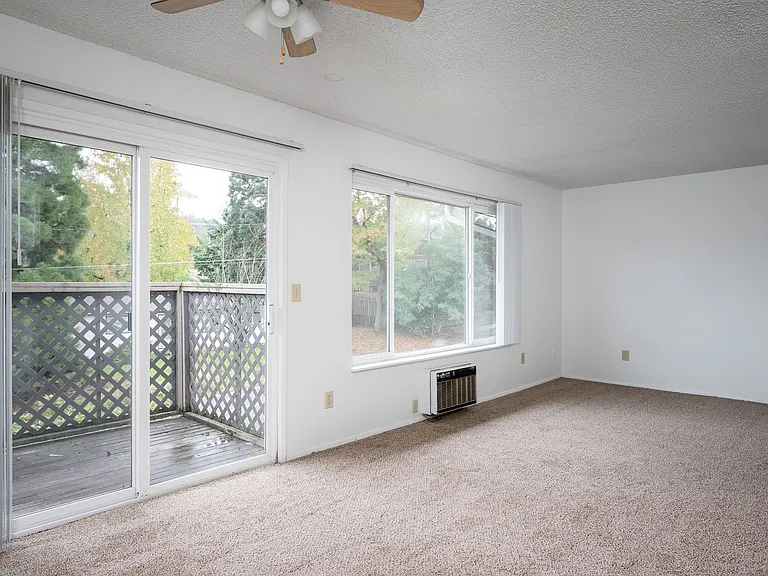 6301 SW Palatine St — Photo 3