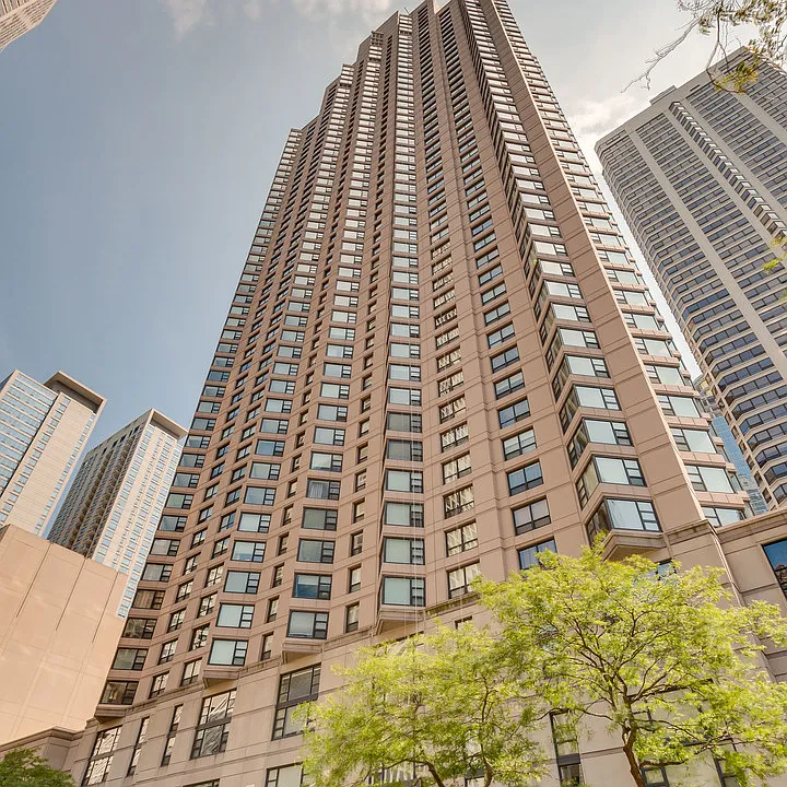 401 E Ontario St #1203