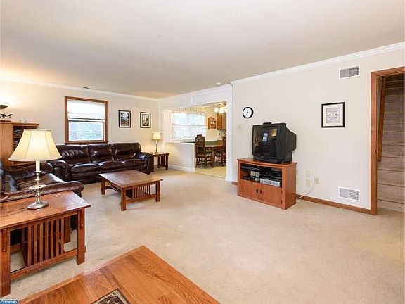 5th image of 3711 Norwood Ave