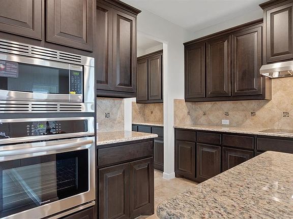 3rd image of 414 Dalroy Dr