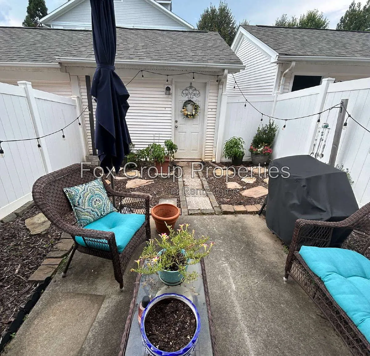 2 bed, 2.5 bath, 1060 sqft, $1,750 — Photo 3