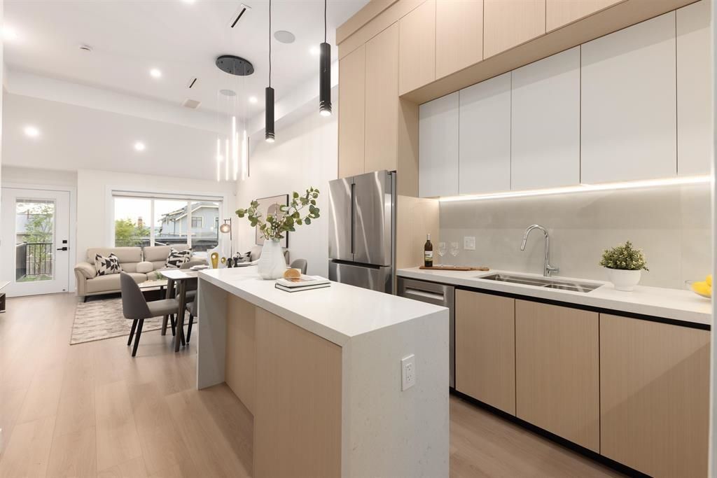 914 Rochester Ave #102, Coquitlam, BC - View 2
