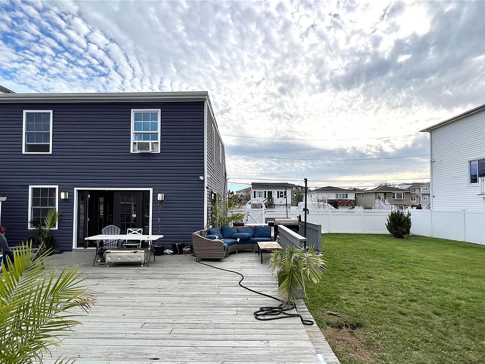 29 Mitchell Ave Babylon, NY Zillow