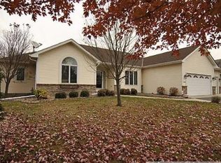 2530 Brinkhaus St, Chaska, MN 55318