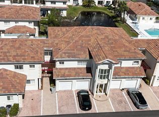 512 7th Sq APT 201, Vero Beach, FL 32962