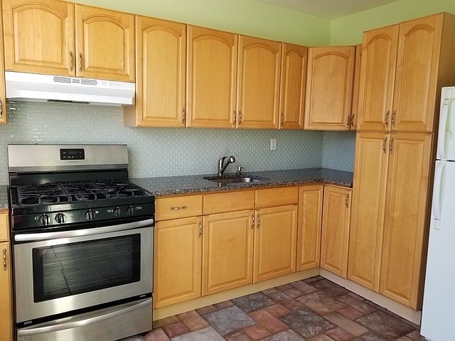2nd image of 352 Van Nostrand Ave #1