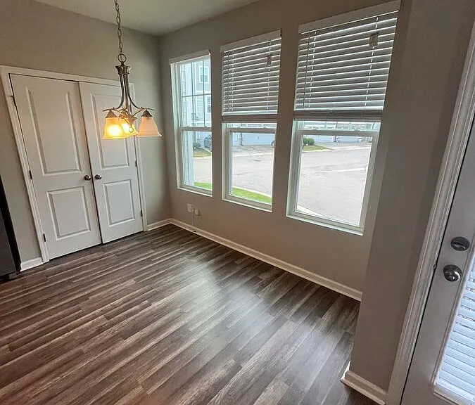 1423 Salem Creek Dr — Photo 13