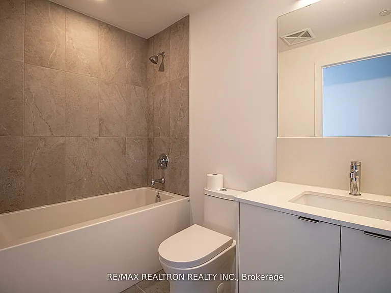 1606 Charles St #1402 — Photo 19