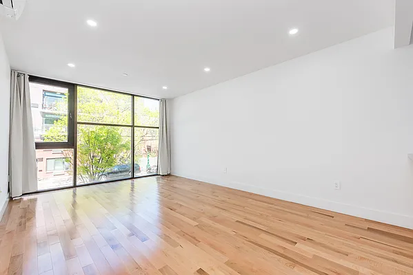 Rented by Modern Spaces | media 32