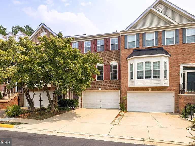 5319 Waldo Dr — Photo 1