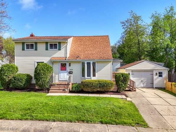2435 Scotland Dr, Akron, OH 44305