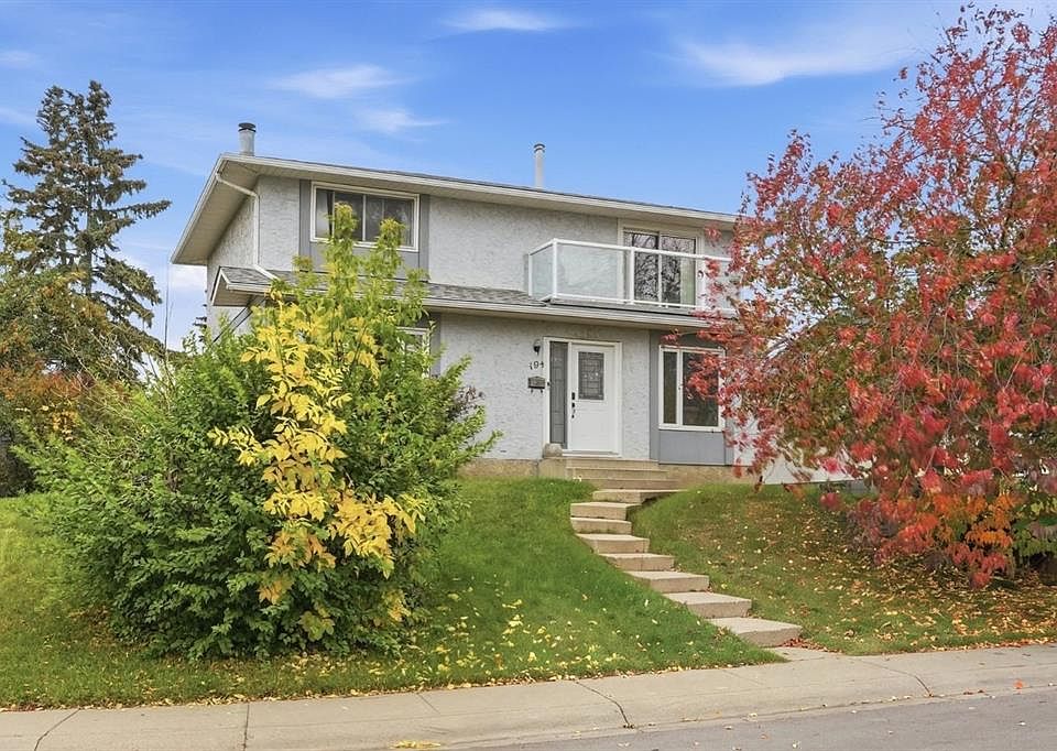 1st image of 194 E Rundleview Close NE