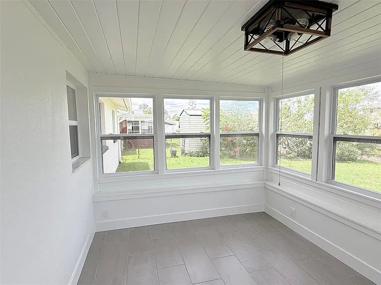13617 Frances Ave — Photo 24