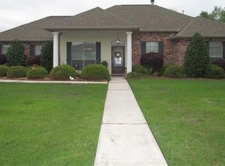 210 Calumet Dr, Madisonville, LA 70447
