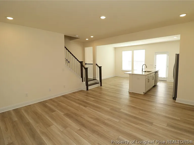 917 Kensley Grove Ln — Photo 7