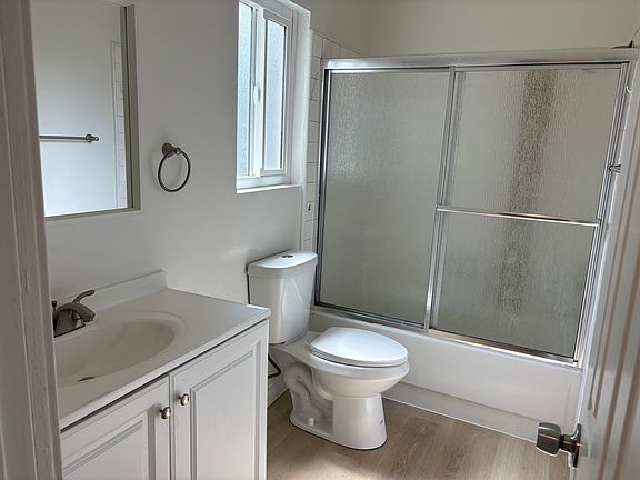 5th image of 4127 McLaughlin Ave APT 20