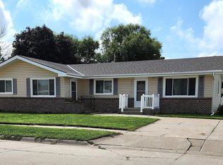 3313/3315 30th St, Columbus, NE 68601