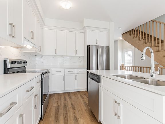 4th image of 23 Bayberry Ln