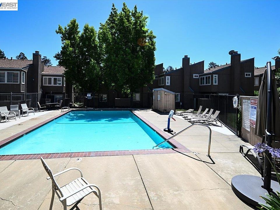 2nd image of 3901 Clayton Rd APT 26