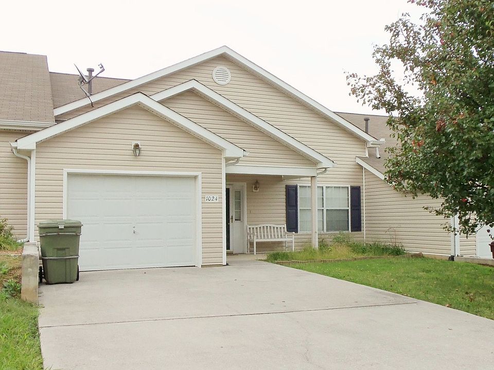 Condo... 3 BR/2.5 BA
