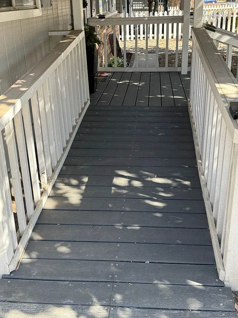 Charming 2BR House in Visalia — Photo 3