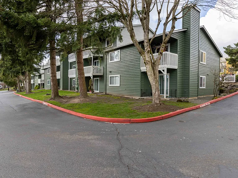 Evergreen Grove — Photo 17