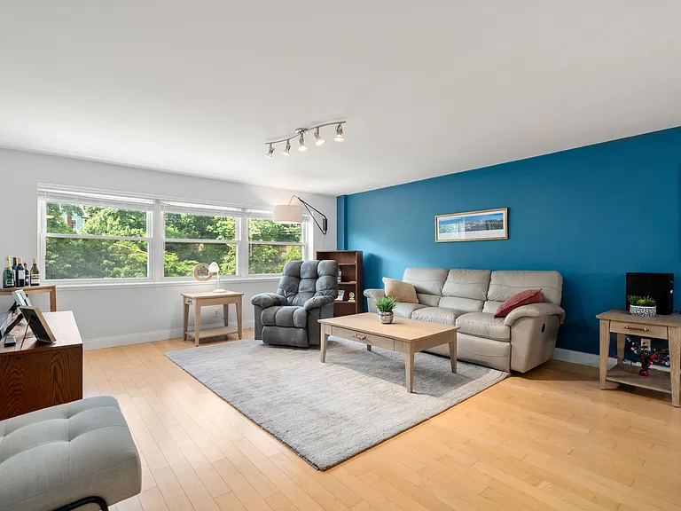 1600 Beacon St #807 — Photo 2