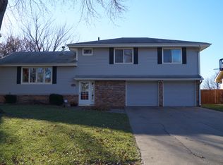5730 S 107th St, Omaha, NE 68127