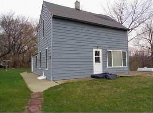 105 N 2nd St, Russell, MN 56169