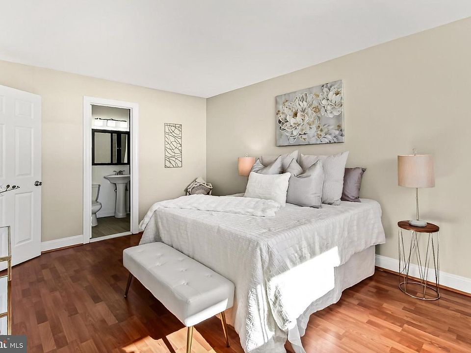 1st image of 7328 Lee Hwy #202/28