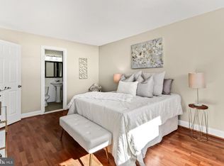 7328 Lee Hwy #202/28, Falls Church, VA 22046