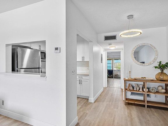 5th image of 3280 Lake Osborne Drive #209