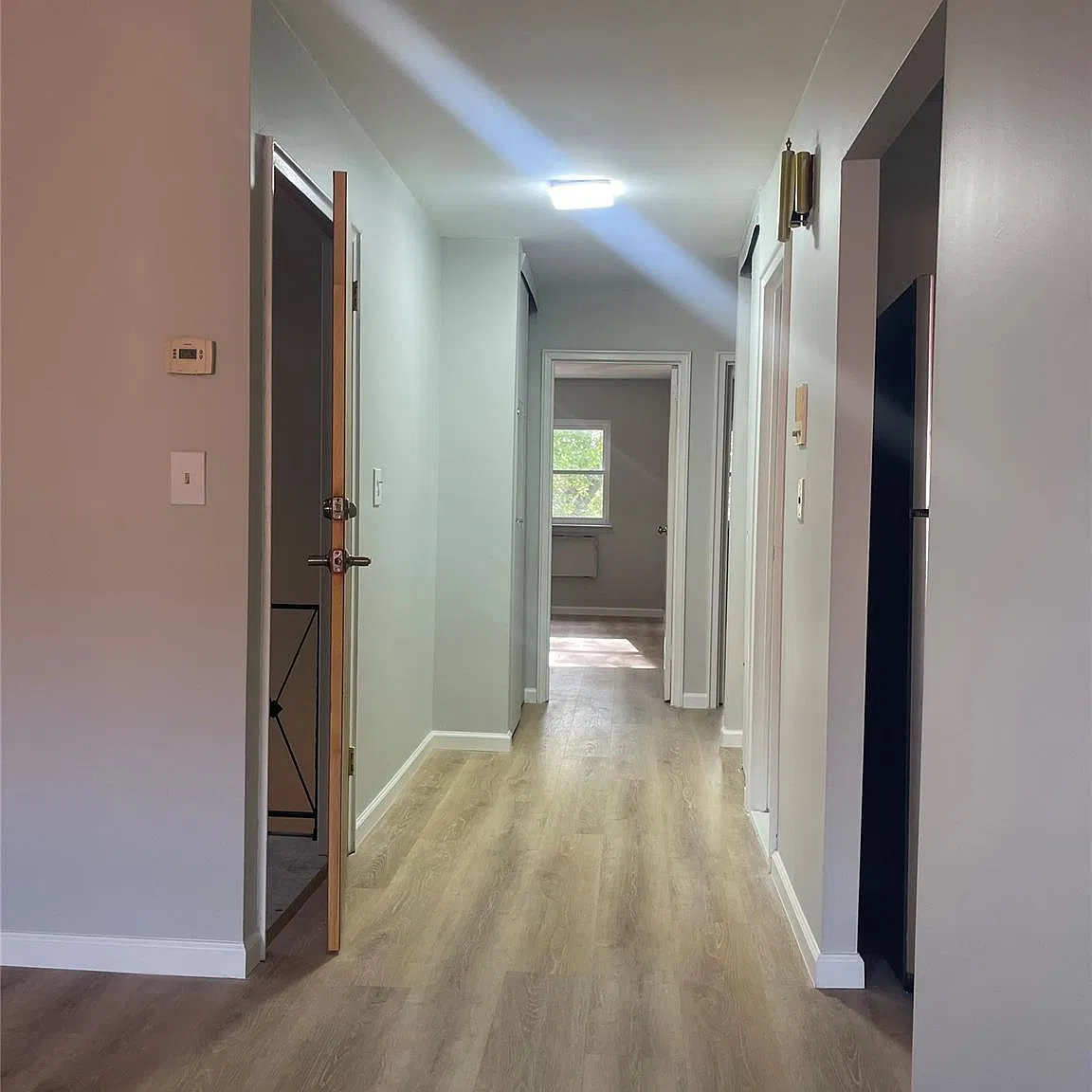 2 bed, 1.0 bath, 900 sqft, $2,600 — Photo 4