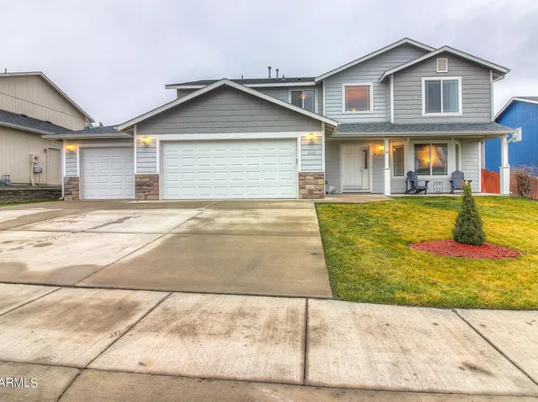 505 Saddle Mountain St, Moxee, WA 98936